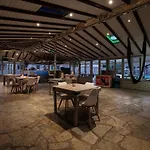 Katsaros & Lejlighedshotel