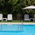Katsaros & Lejlighedshotel