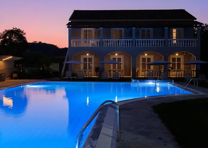 Katsaros & Lägenhetshotell 4*