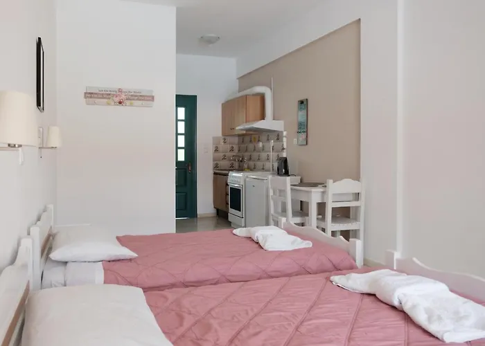 Katsaros & Lägenhetshotell 4*