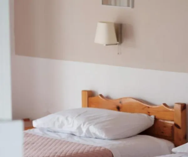 Katsaros & Lägenhetshotell 4*